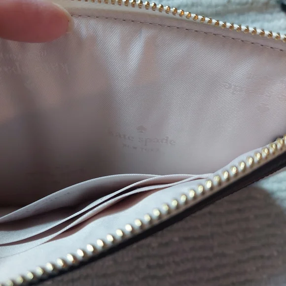 Kate Spade Lucy Wristlet & Floral Card Holder - Picture 11 of 16